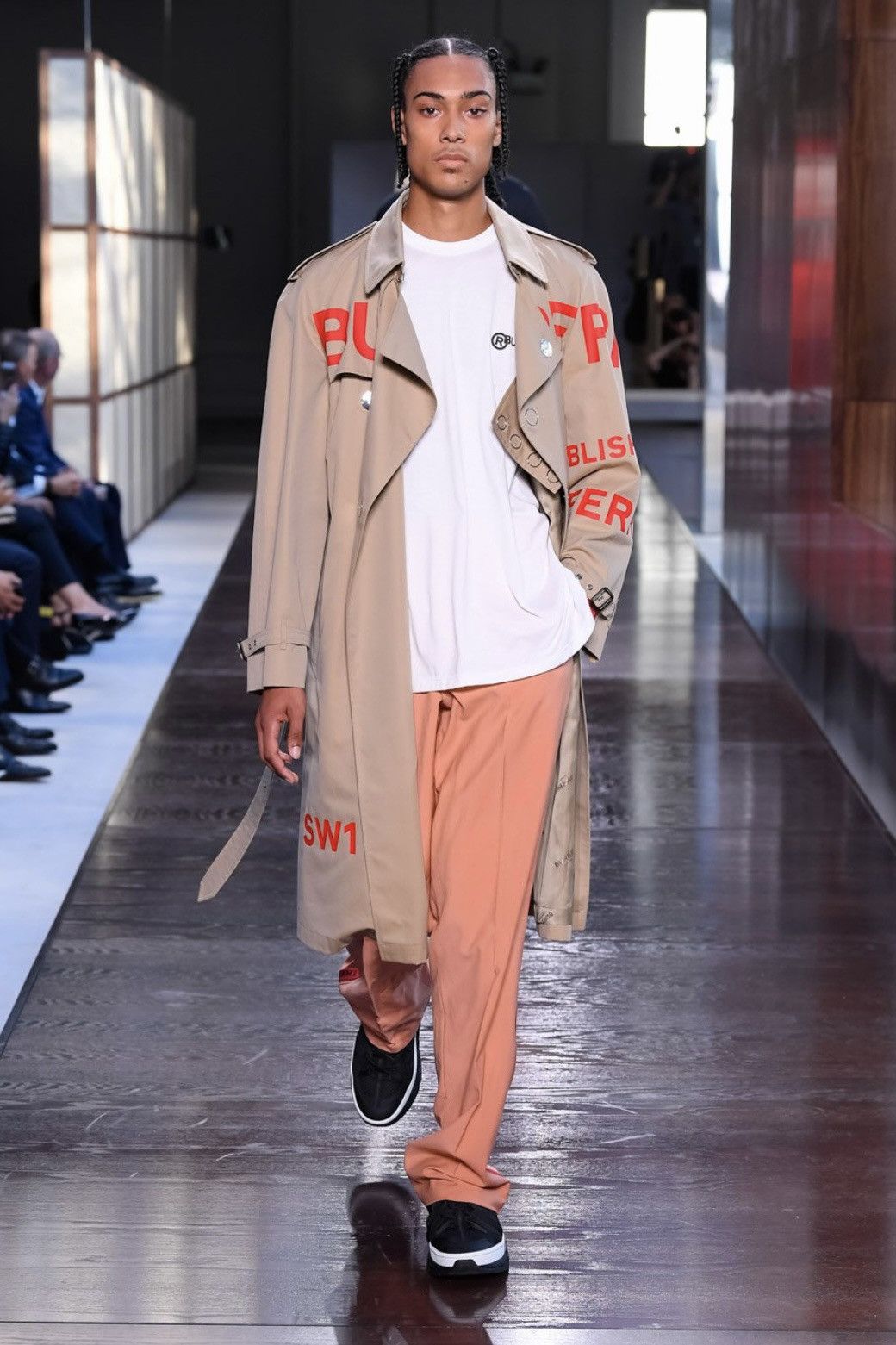 Burberry Burberry SS19 by R. Tisci horseferry garbadine trench coat Size US M / EU 48-50 / 2 - 2 Thumbnail
