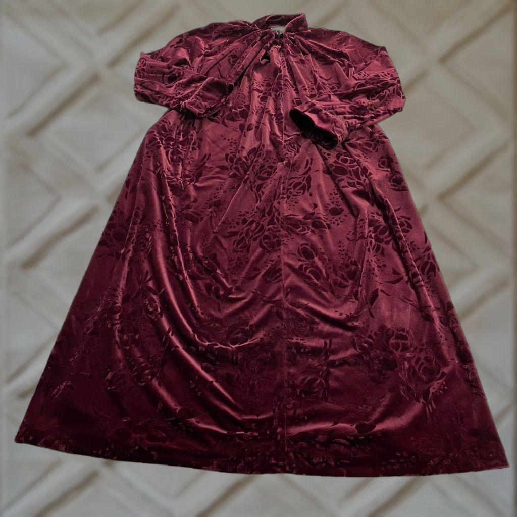 Vintage Jasmine Rose Long Velvet Shift Dress Women Small Maroon Long Sleeve Pleated Neck Floral Size S / US 4 / IT 40 - 1 Thumbnail