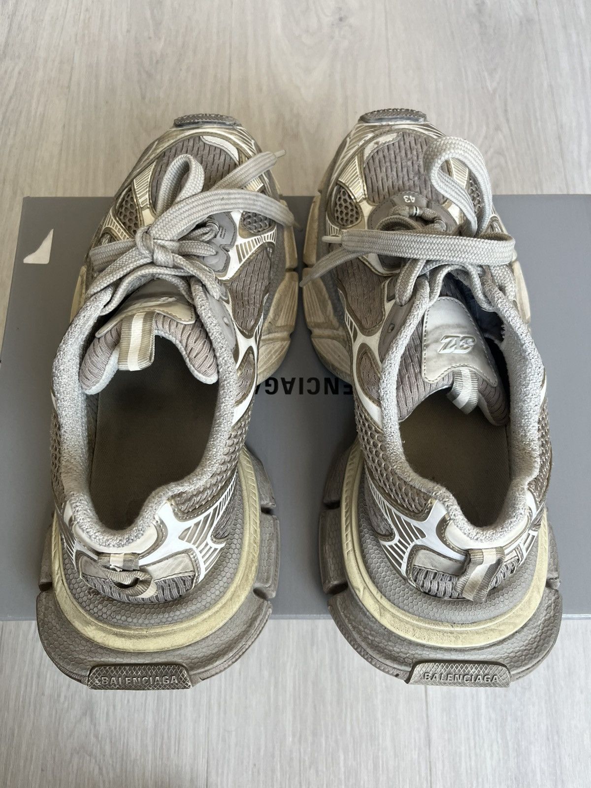 Balenciaga Balenciaga 3xl eggshell/grey mud Size US 10 / EU 43 - 5 Thumbnail