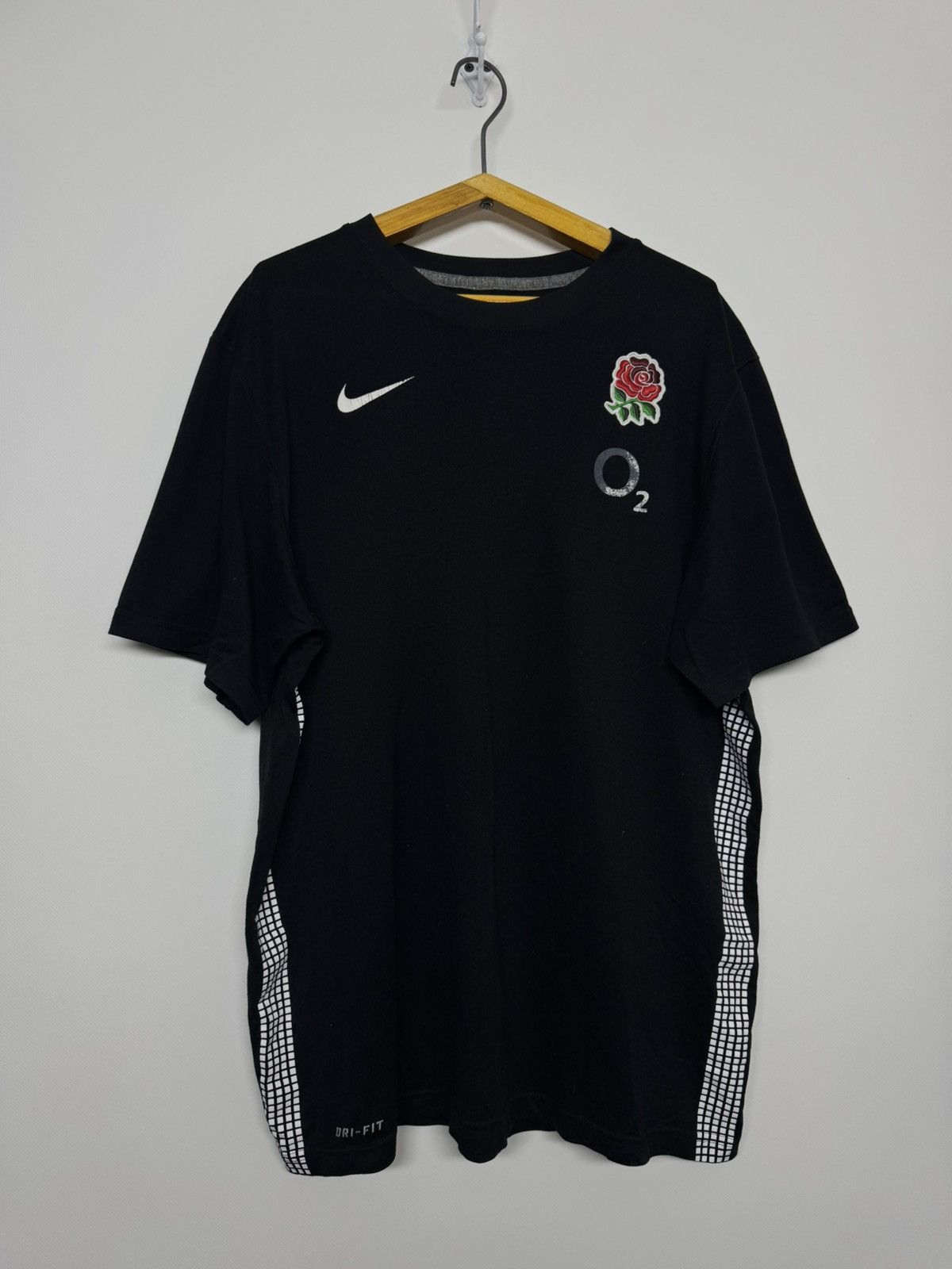 Nike Vintage Y2k Nike England O2 Soccer Jersey T-Shirt 00’s Size US M / EU 48-50 / 2 - 1 Thumbnail
