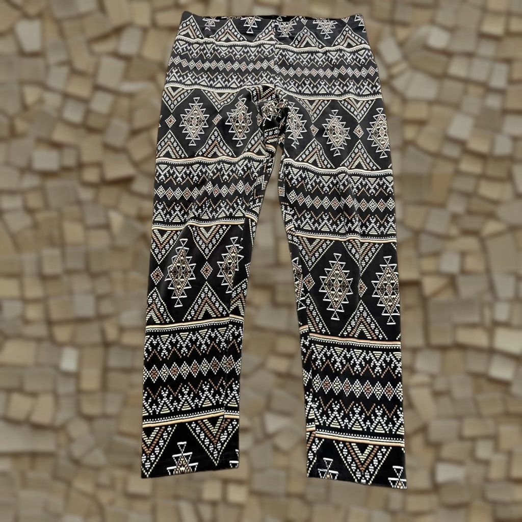 Vintage **Women's Pull On Brown White Tan No Boundaries XXL Leggings** User: Women's Pull On No Boundaries Brown White Tan XXL Leggings Size 40" / US 18 - 1 Thumbnail