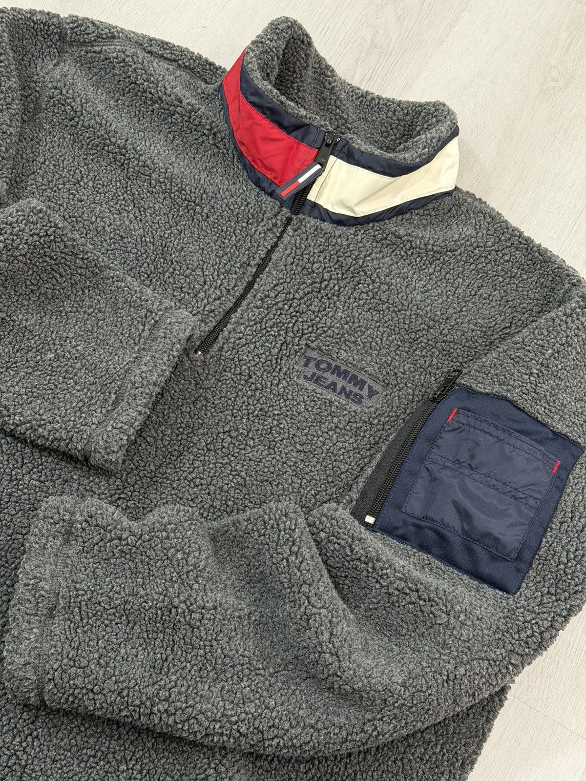 Tommy Hilfiger Vintage 90s Tommy Hilfiger Deep Pile Sherpa 1/4Zip Sweater L Size US L / EU 52-54 / 3 - 2 Thumbnail