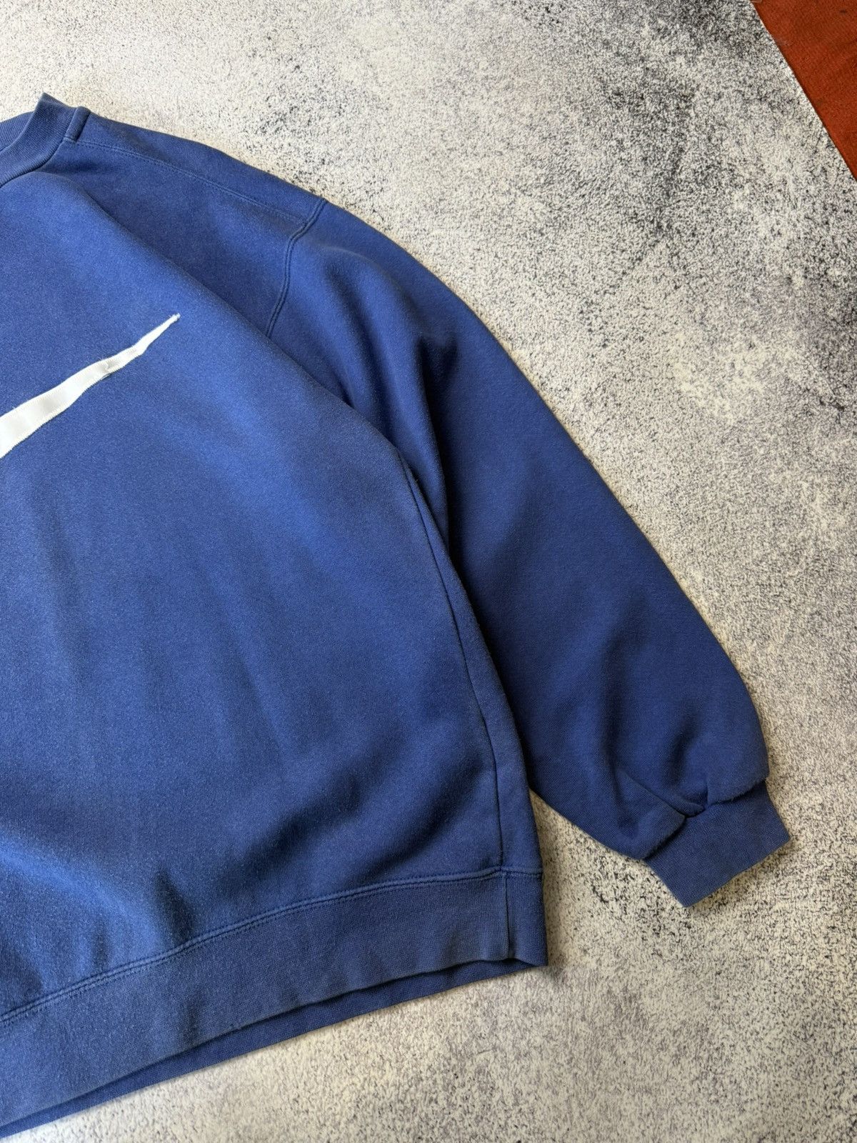 Nike Vintage Nike Big Logo Sweatshirt Y2K swoosh Size US L / EU 52-54 / 3 - 11 Thumbnail