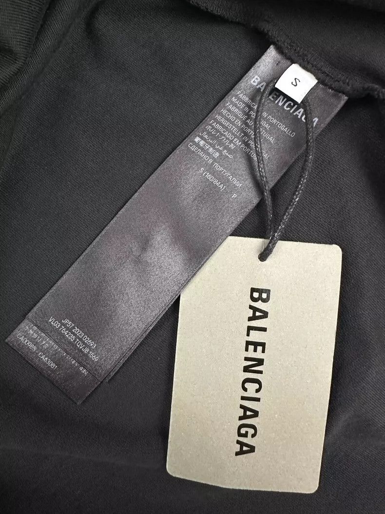 Balenciaga Balenciaga Sanskrit letter printing destroyed round neck s Size US S / EU 44-46 / 1 - 9 Thumbnail
