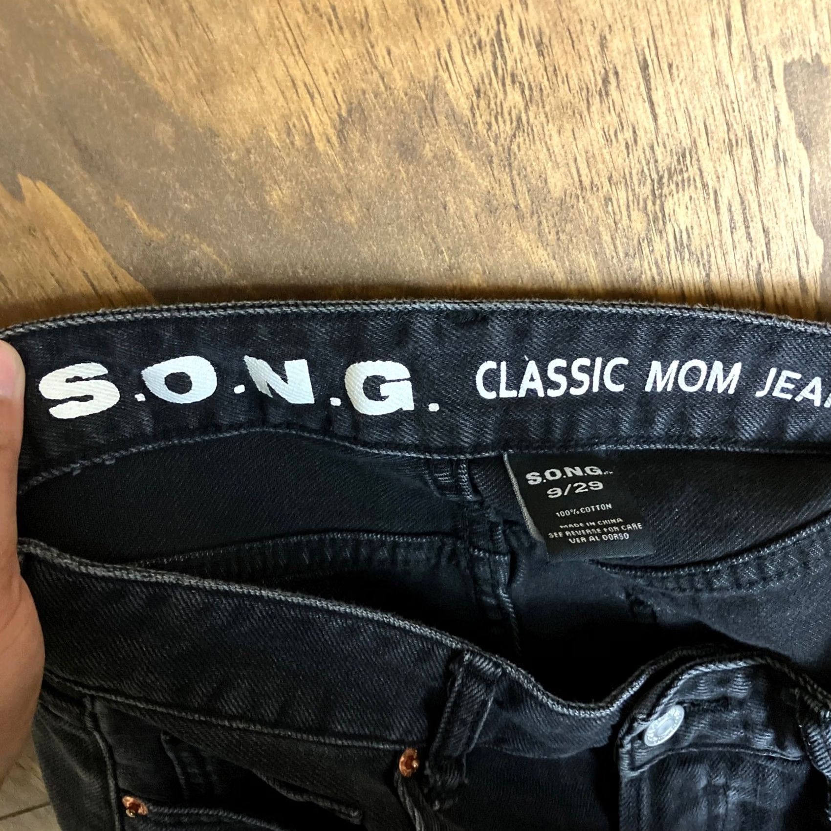Vintage S.O.N.G Womens Jeans Black Denim High Rise Classic Mom Distressed 9/29 Jeans 29in 27.5in Inseam Regular Size 9 Ladies Boys Girls Mens Womens Size 29" - 4 Thumbnail