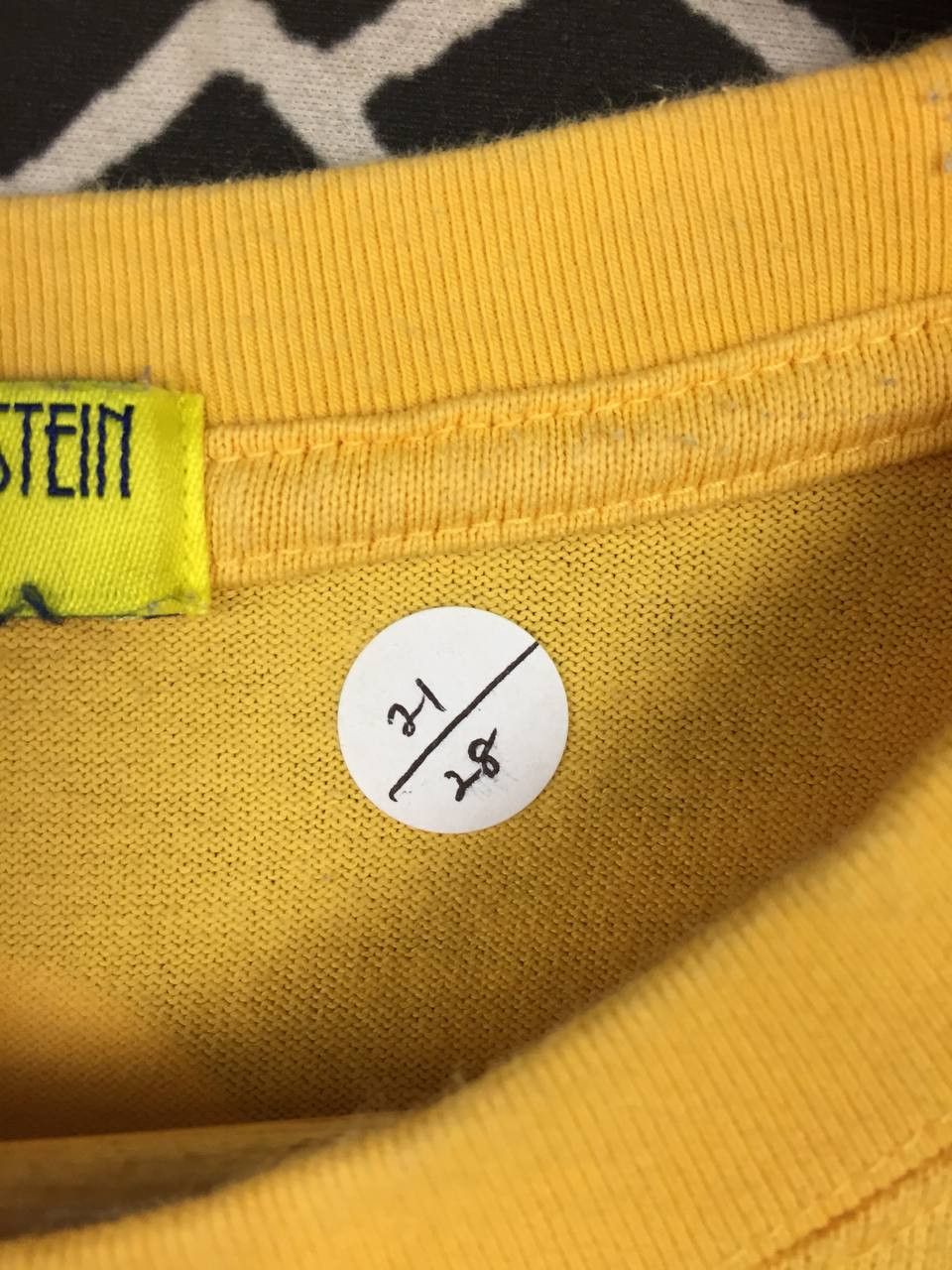 Uniqlo Uniqlo X Roy Lichtenstein Golf Ball Pop Art Tee Size L Size US L / EU 52-54 / 3 - 11 Thumbnail
