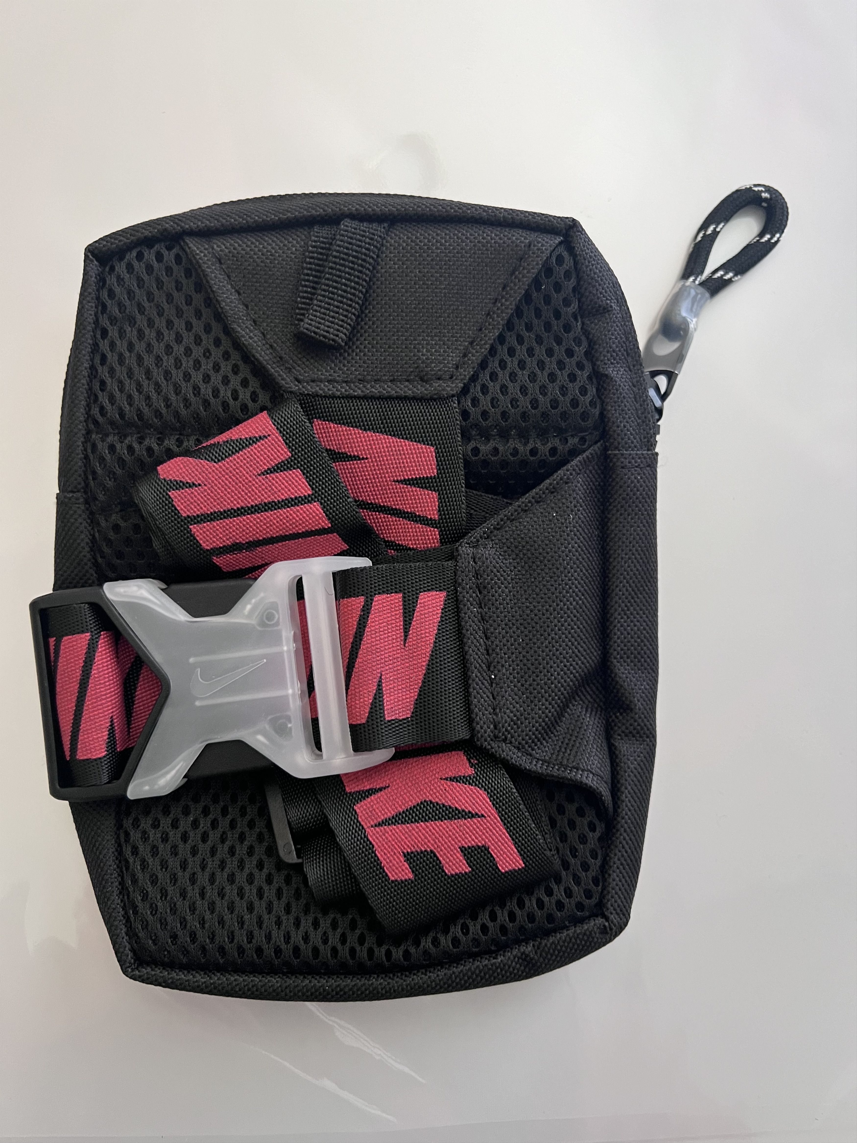 Nike Nike Sportswear Essentials Crossbody Bag Black/Red Strap Size ONE SIZE - 2 Thumbnail
