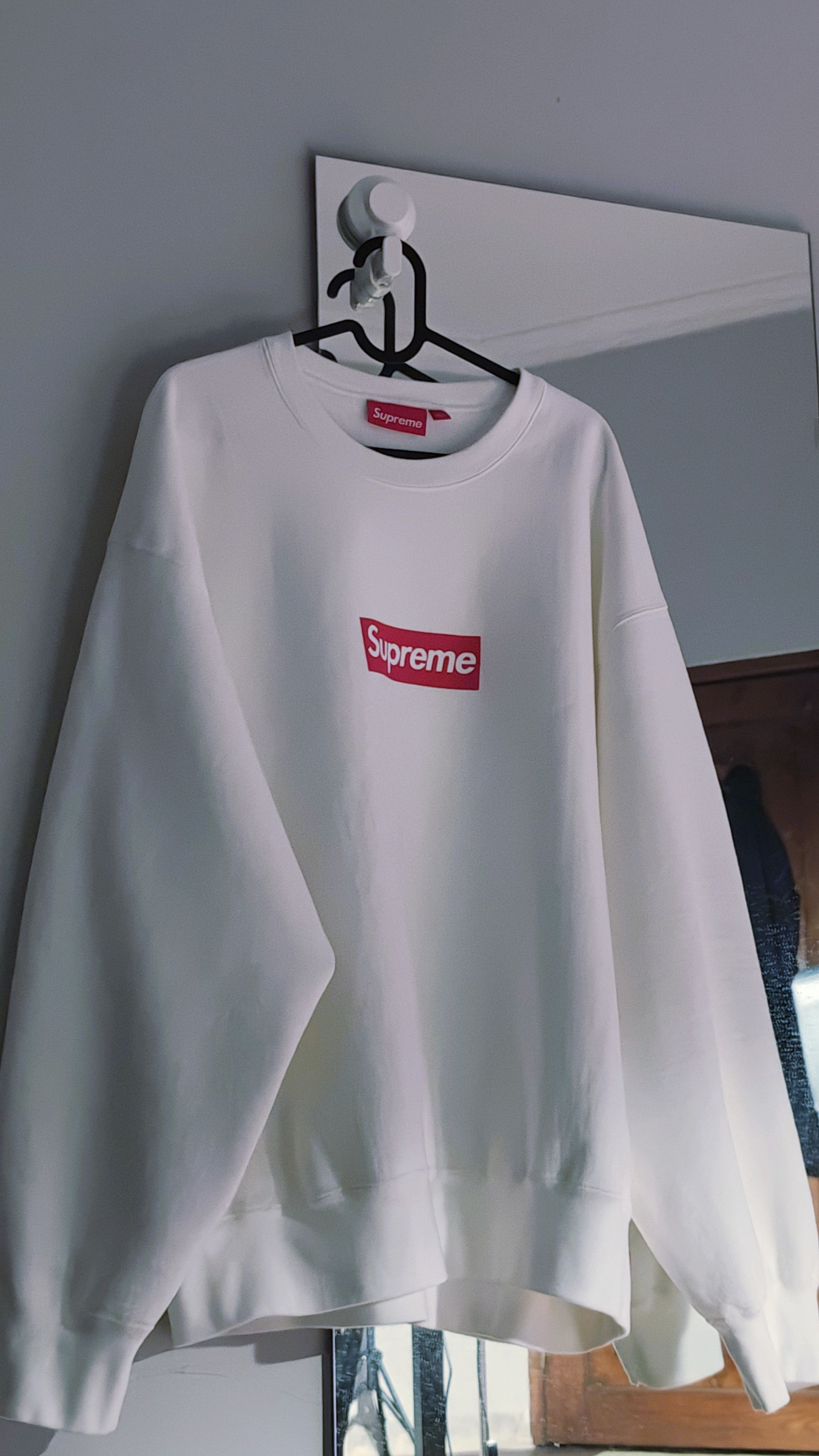 Supreme Supreme Crewneck Washed box logo red on white Size US XL / EU 56 / 4 - 1 Thumbnail