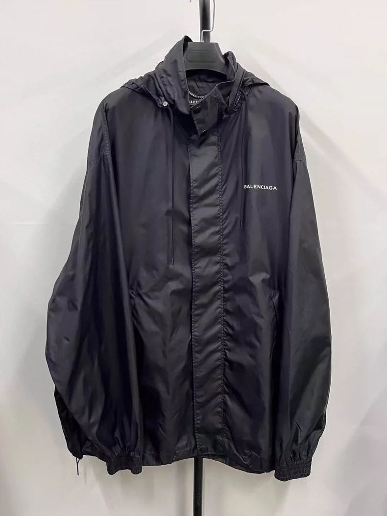 Balenciaga Balenciaga size 50 Printed logo assault jacket Size US M / EU 48-50 / 2 - 1 Thumbnail