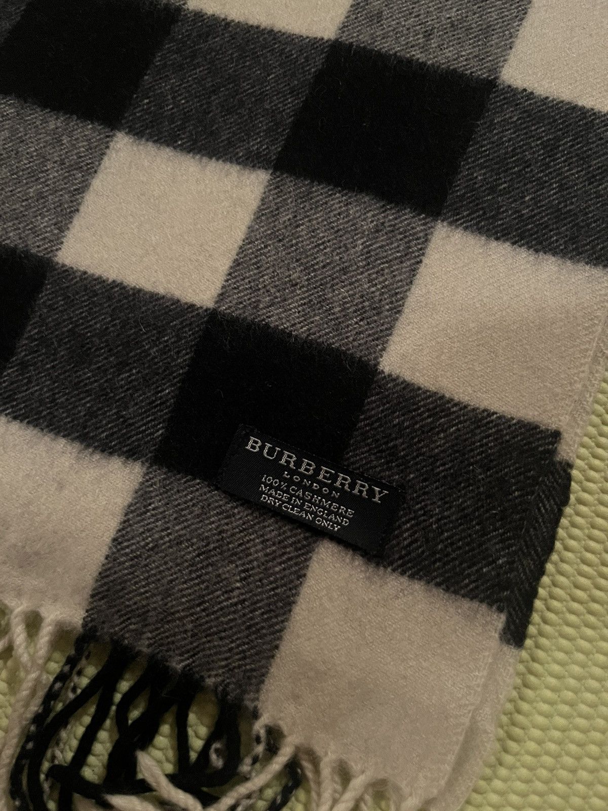 Burberry × Vintage Burberry Black And White Nova Check Scarf Size ONE SIZE - 2 Thumbnail