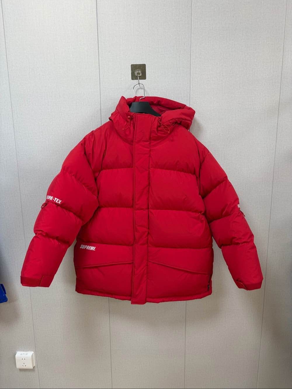 Supreme Supreme FW 13 Field Parka Jacket Urban Camo (Red Camo