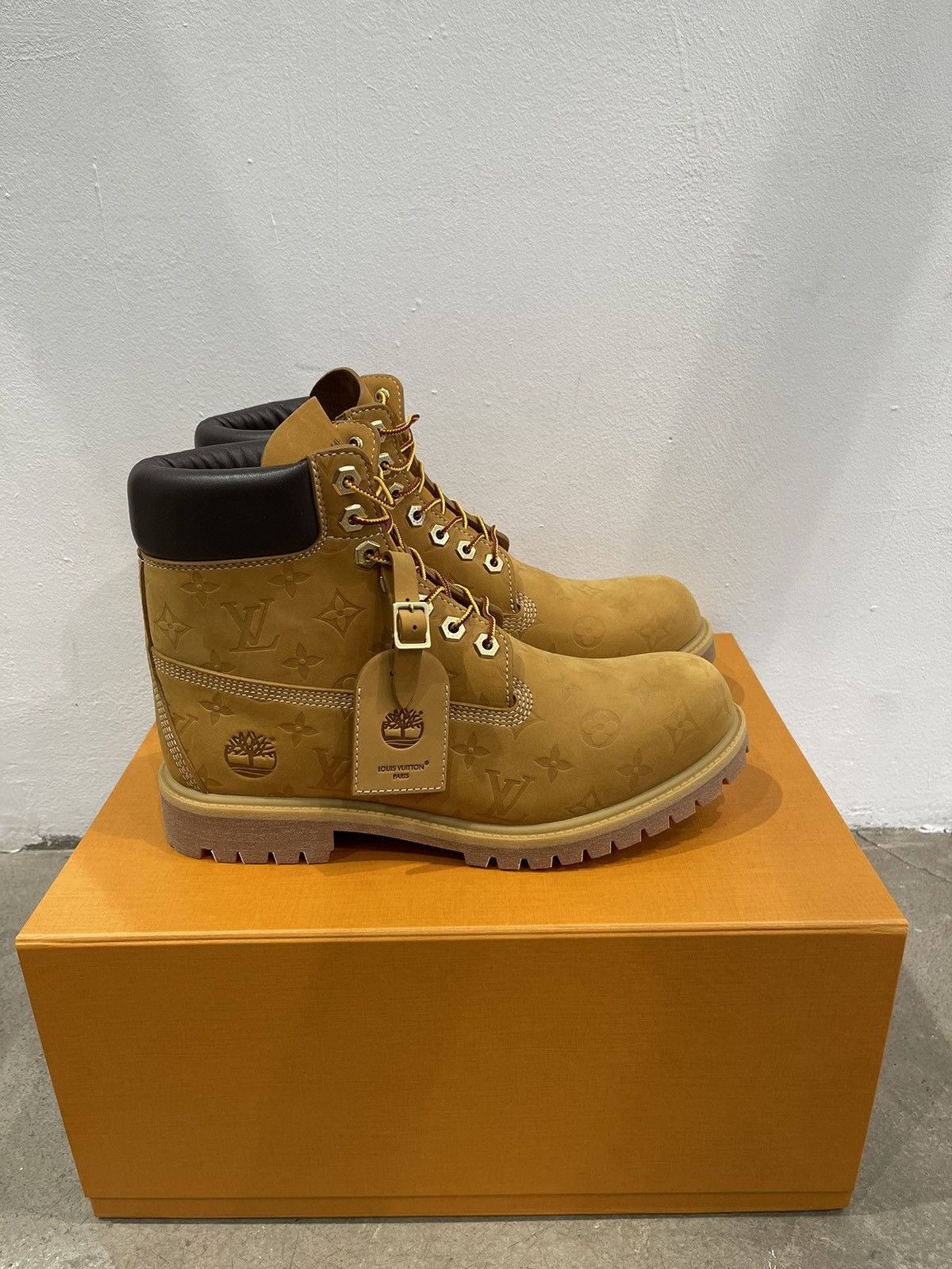 Louis Vuitton × Timberland Louis Vuitton x Timberland Size US 10.5 / EU 43-44 - 2 Thumbnail