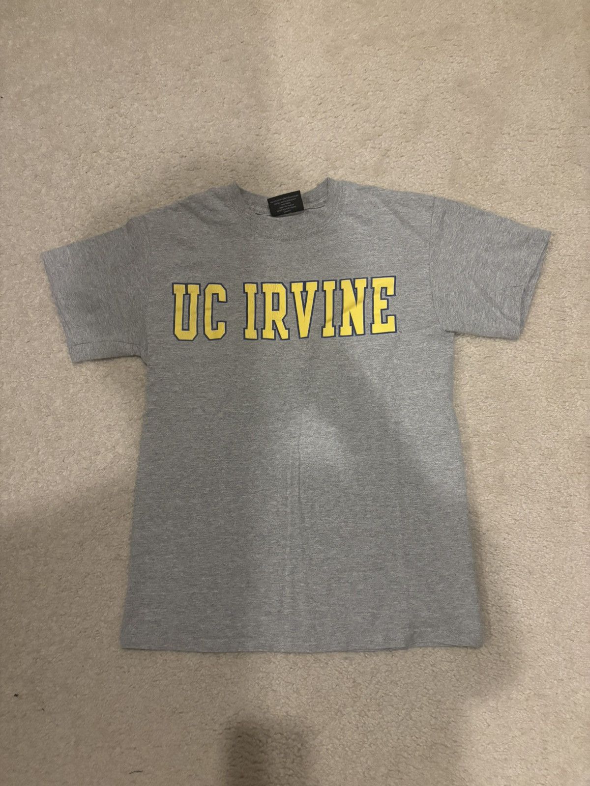Vintage Vintage UC Irvine Tee Size US S / EU 44-46 / 1 - 1 Preview