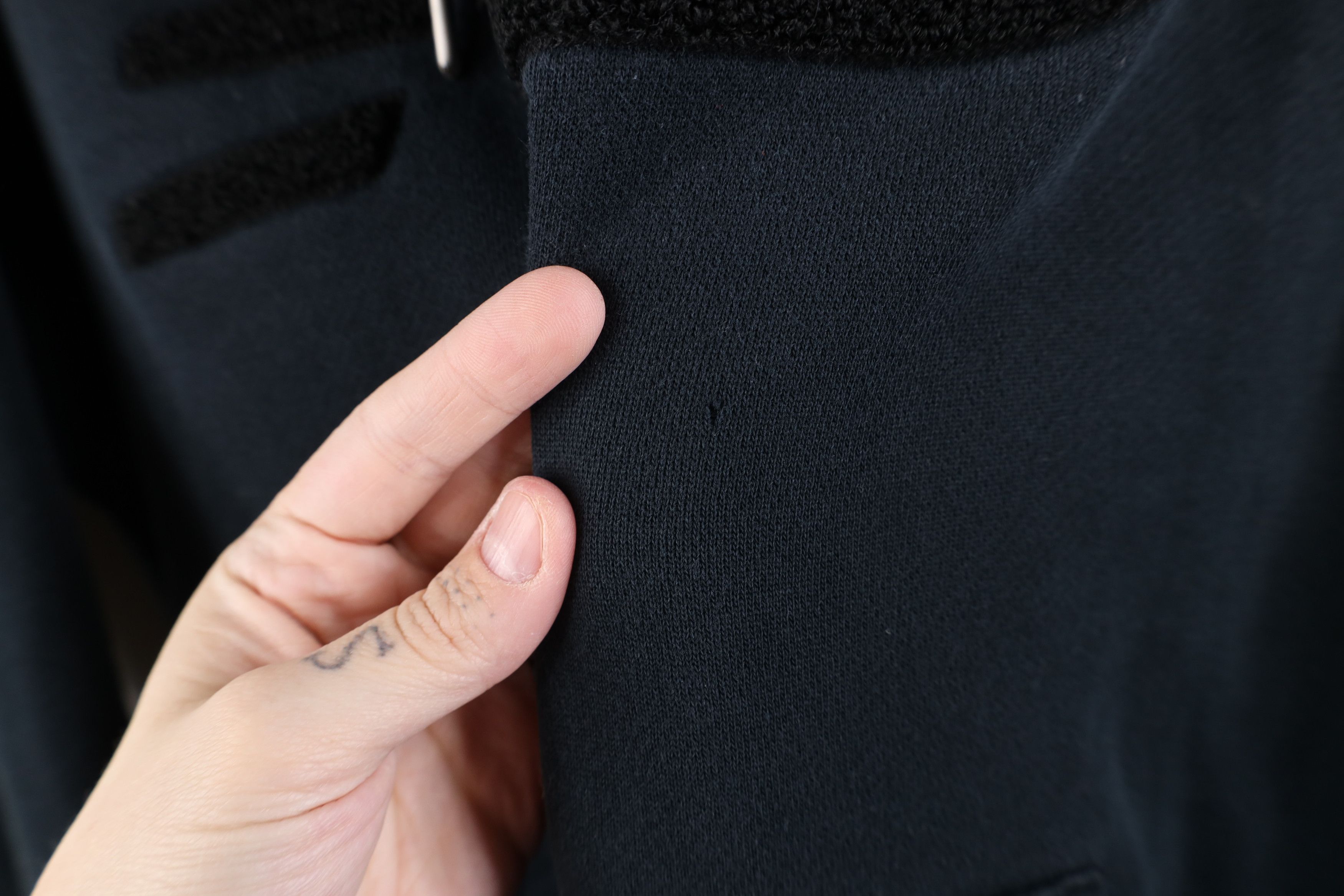 New Balance × Vintage Vintage New Balance Logo Felt Patch Hoodie Sweatshirt Black Size US L / EU 52-54 / 3 - 7 Thumbnail
