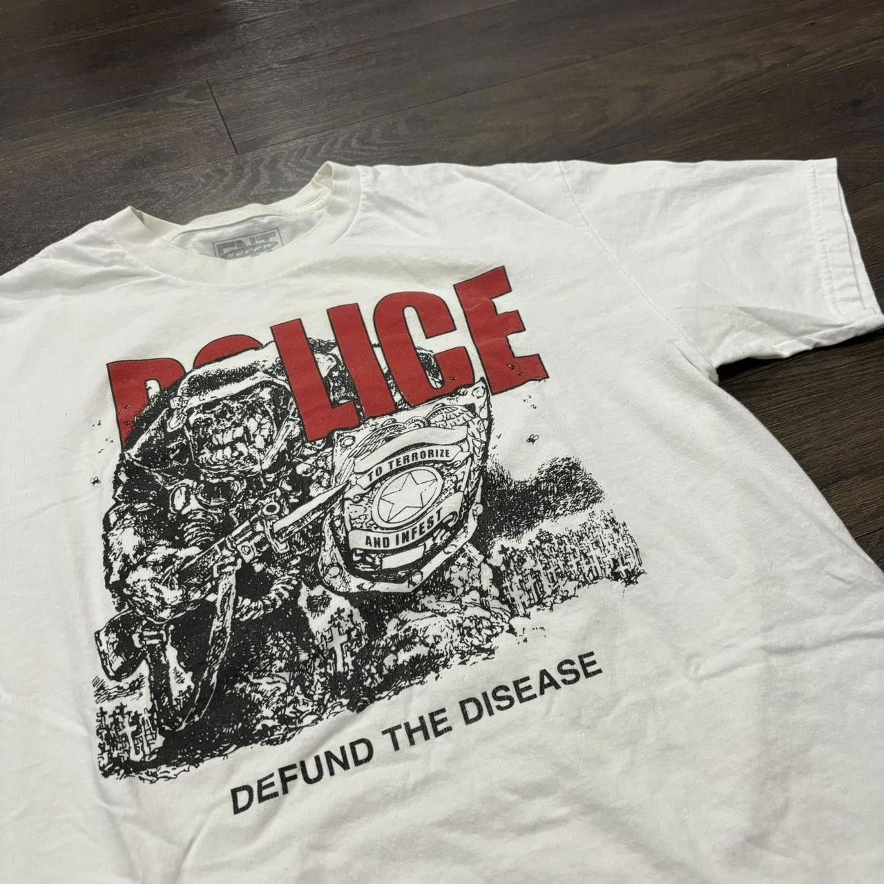 Designer police defund the disease T-shirt BLM L Size US L / EU 52-54 / 3 - 1 Thumbnail