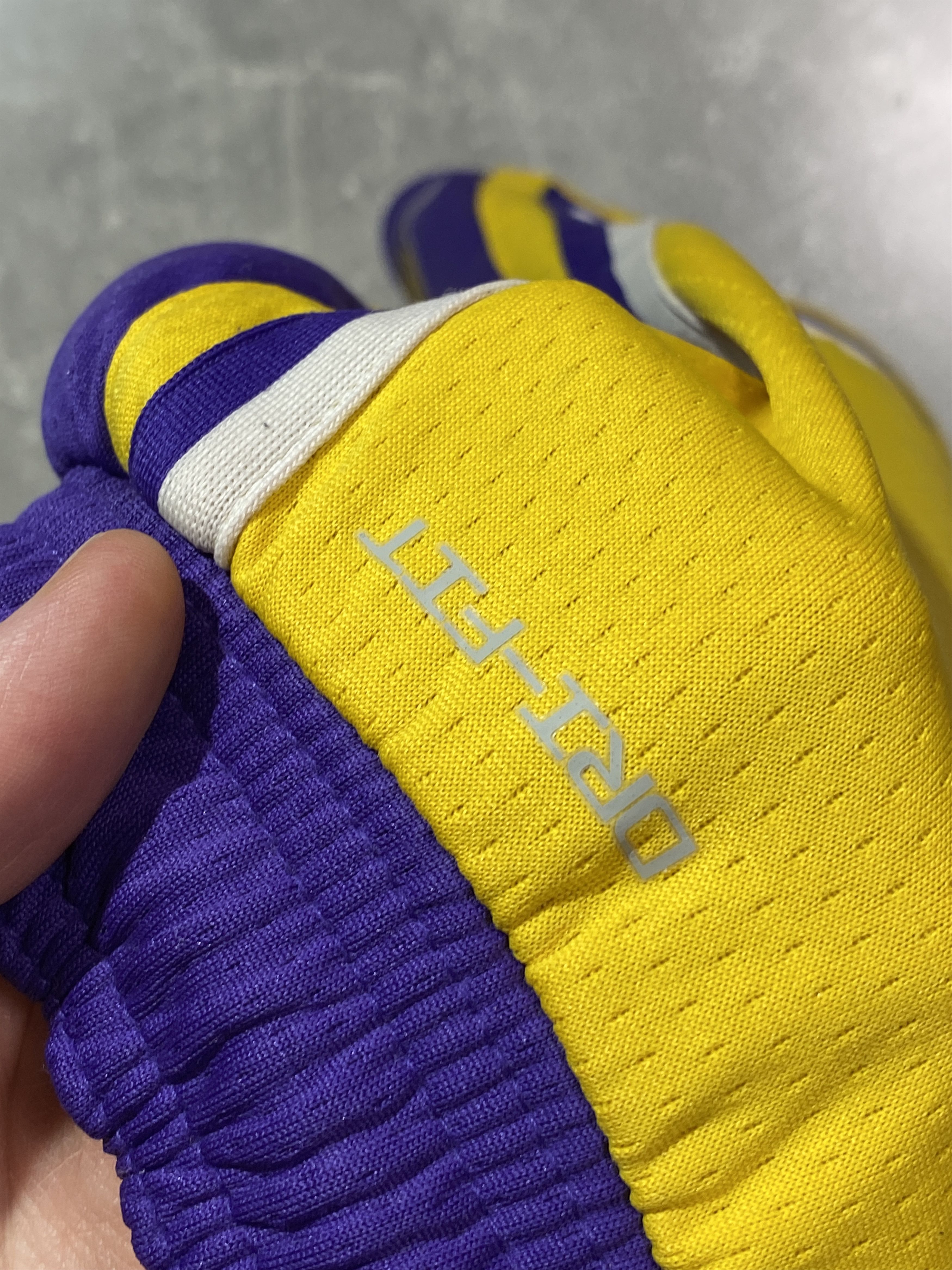 Nike Nike x L.A Lakers NBA Basketball Shorts Size US 32 / EU 48 - 14 Thumbnail