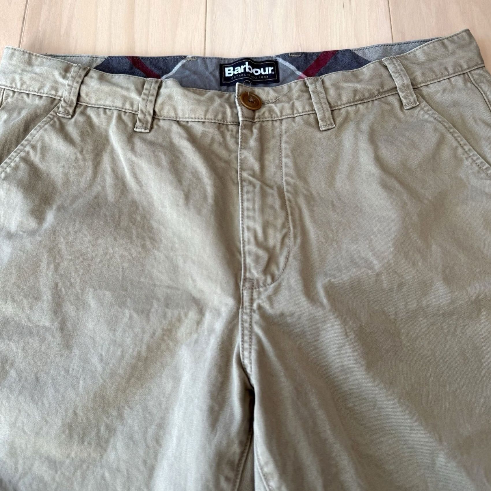 Barbour Barbour Chino Shorts 35 Beige Khaki Streetwear Casual Minimalist Men Shorts Regular Belted Front Flat Front Size US 35 - 4 Thumbnail