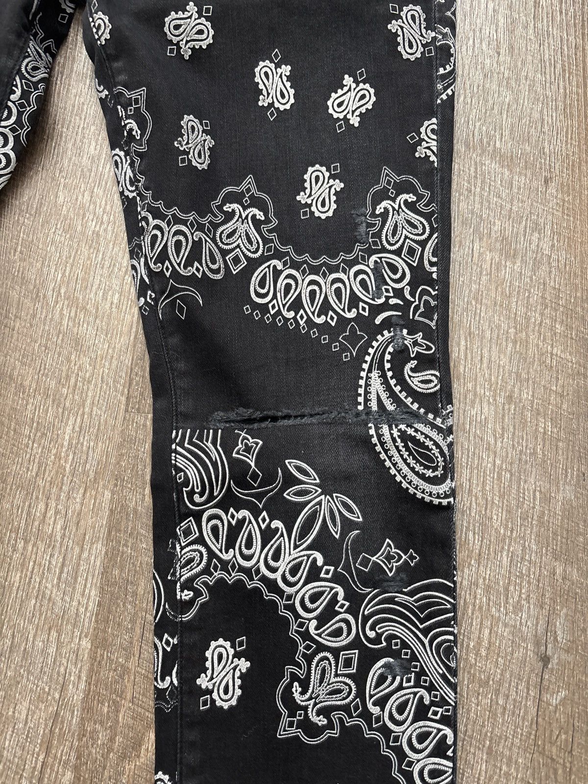 Amiri Flocked Bandana Jean Size US 34 / EU 50 - 3 Thumbnail