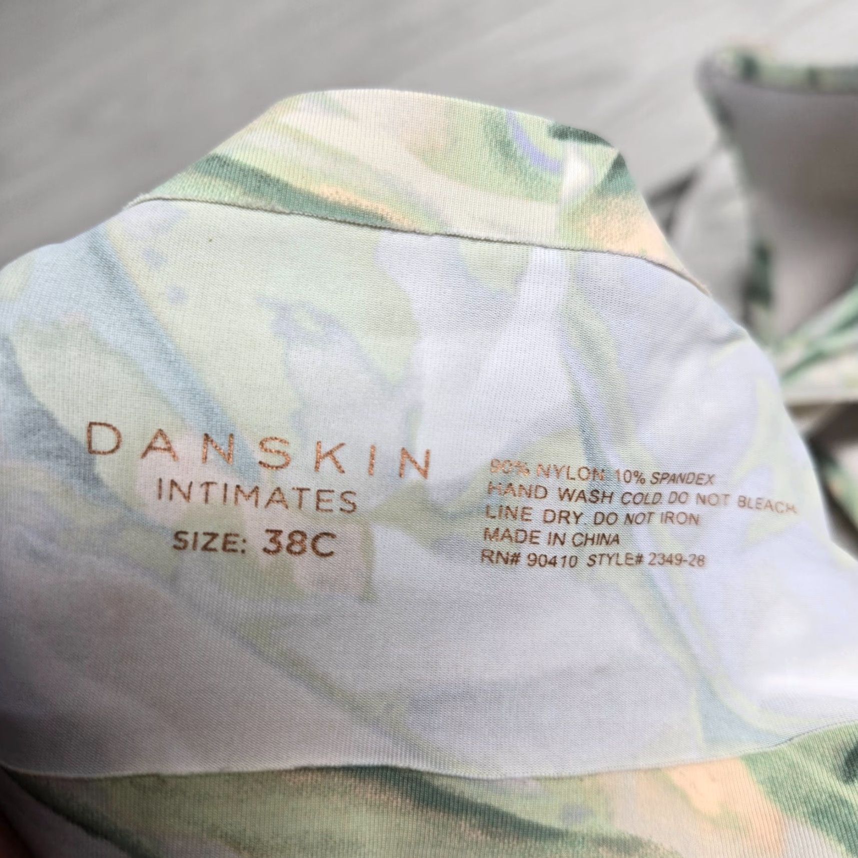 Vintage VINTAGE Danskin Women's Push Up Bra Size 38C Underwired Padded Intimates Black White Classic Size ONE SIZE - 5 Thumbnail