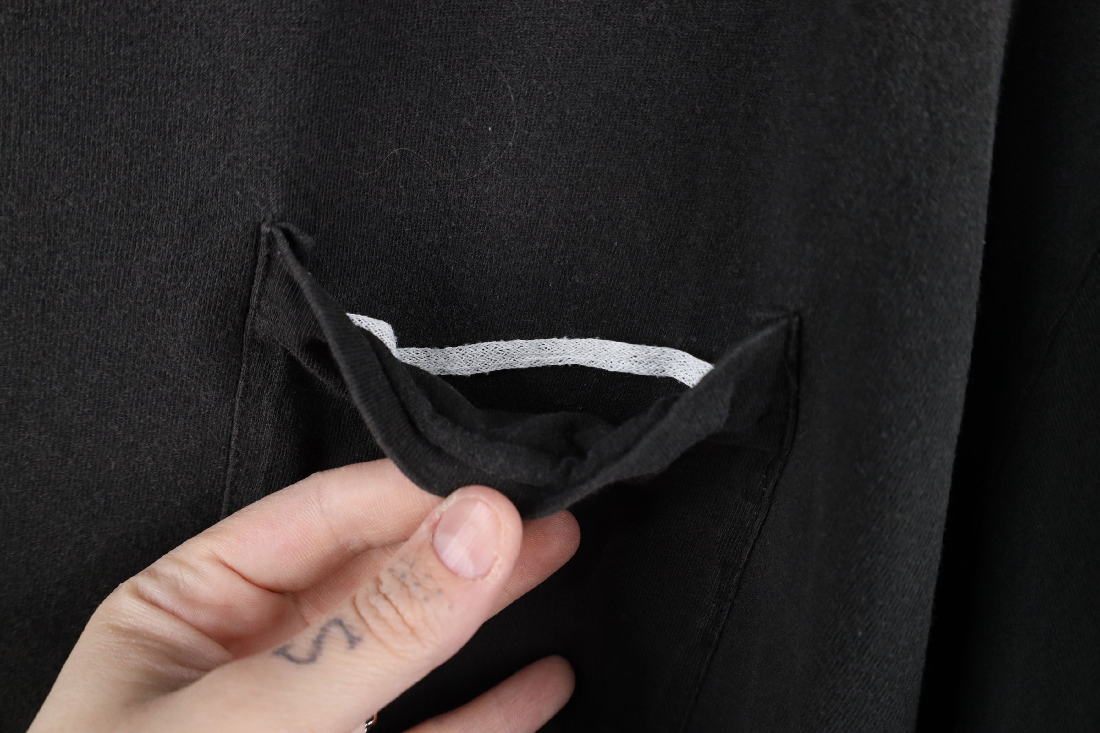 Vintage Vintage 90s Streetwear Faded Cotton Pocket T-Shirt Black USA Size US XL / EU 56 / 4 - 4 Thumbnail