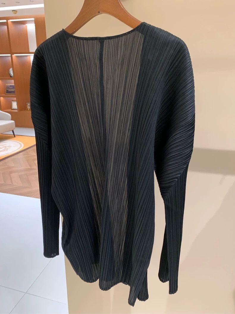 Issey Miyake Issey Miyake Black pleated coat Size M / US 6-8 / IT 42-44 - 4 Thumbnail