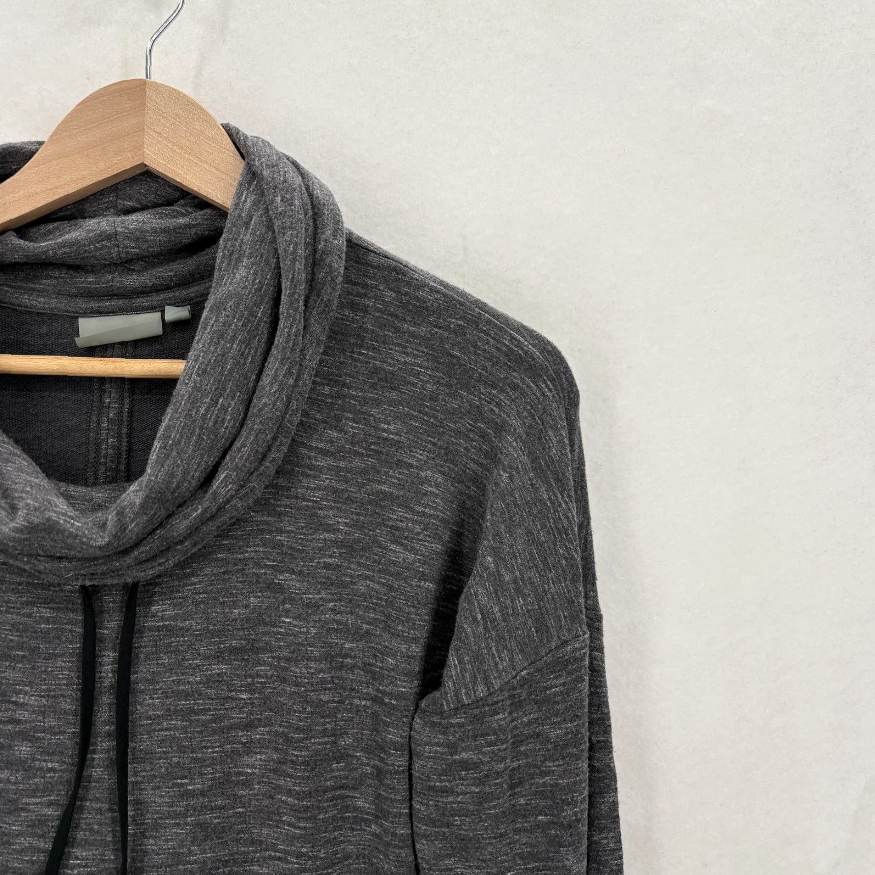 Athleta Athleta Sweatshirt Womens Small Gray Studio Cowl Neck Kangaroo Pocket Modal Size S / US 4 / IT 40 - 2 Thumbnail