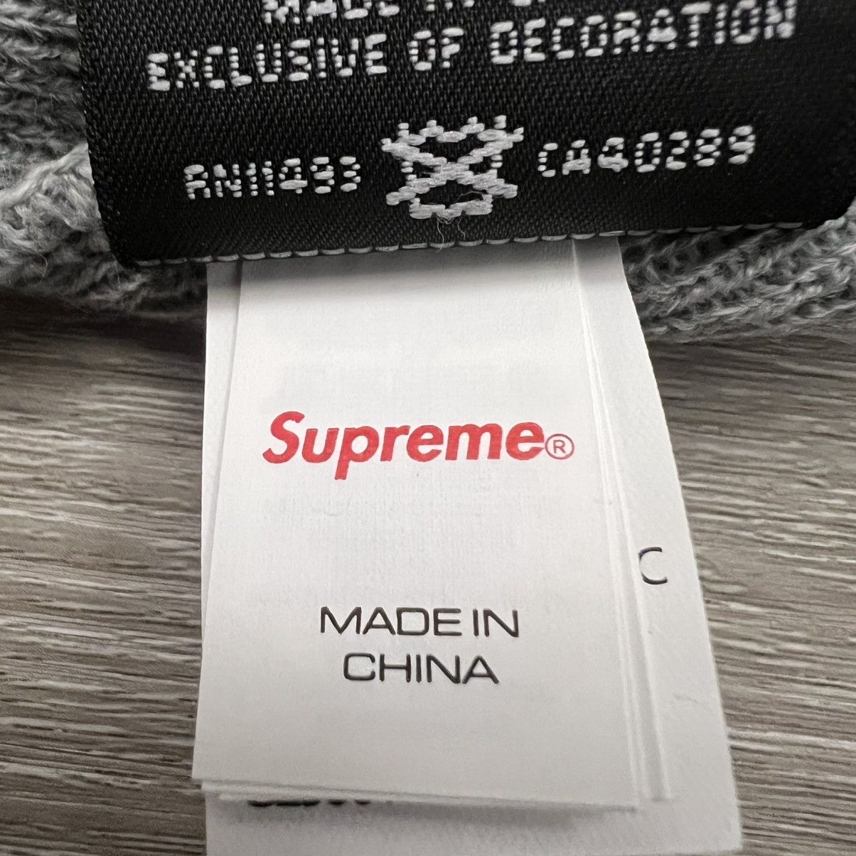 New Era × Supreme Supreme New Era Box Logo Beanie FW25 Grey Size ONE SIZE - 10 Thumbnail