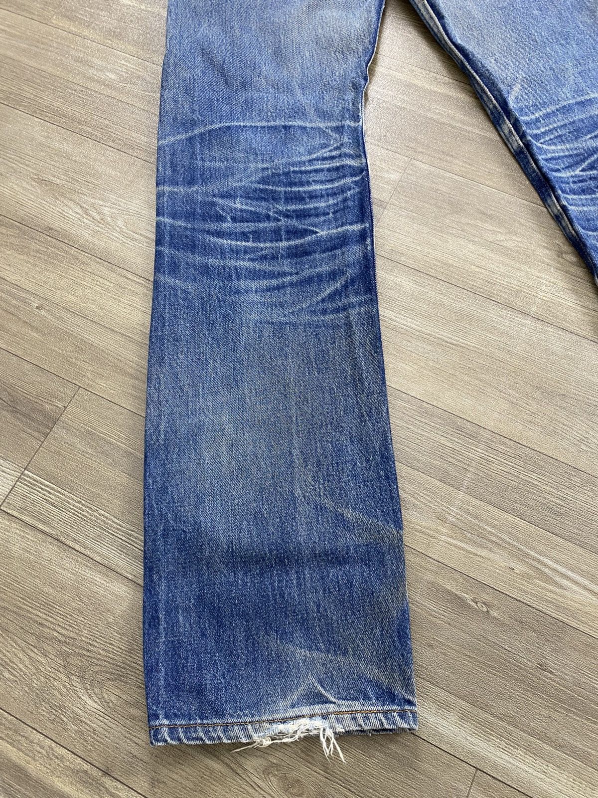Levi's Vintage Clothing 🇺🇸1990s Vintage Levis 501XX Clawmark Faded 34x32 Blue Jeans Size US 29 - 14 Thumbnail