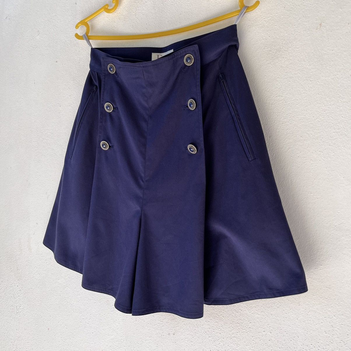 Dior Christian Dior Mademoiselle Skort Style Double Button Size 24" / US 00 / IT 34 - 6 Thumbnail