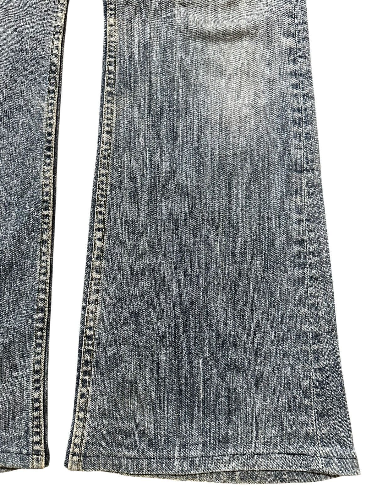Japanese Brand Vintage Japanese Brand Blue Faded Wash Style Baggy Jeans Size US 31 - 8 Thumbnail