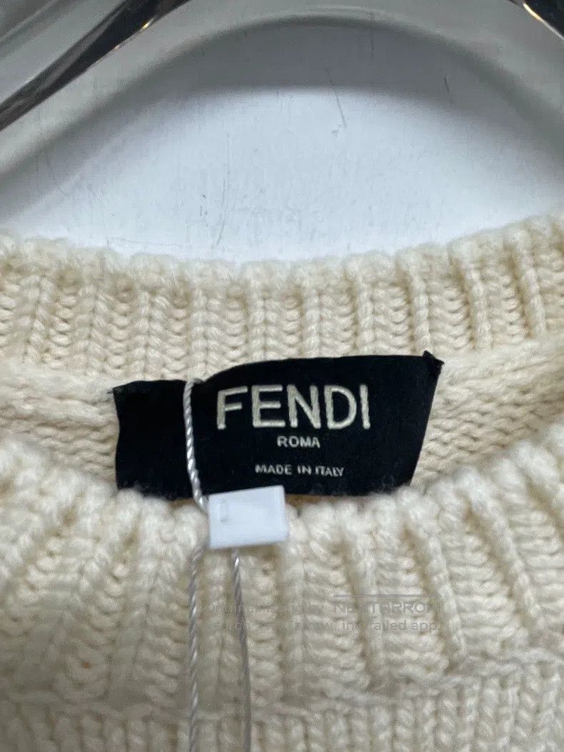 Fendi Fendi Logo Embroidered Sweater in Beige Size US M / EU 48-50 / 2 - 2 Thumbnail