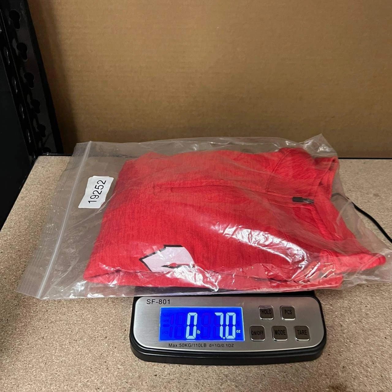 Other Wisconsin Badgers Shirt Men Fanatics Long Sleeve 1/4 Zip L Size US L / EU 52-54 / 3 - 7 Thumbnail
