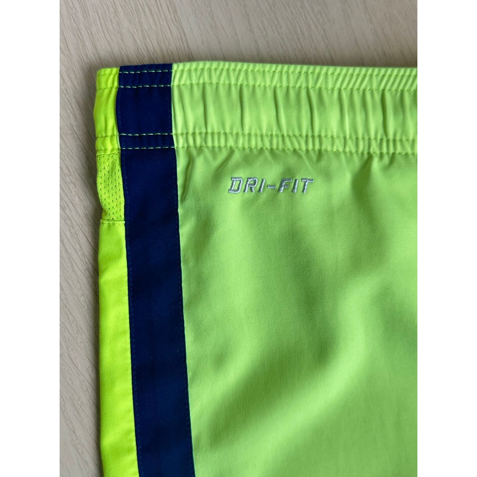 Nike Rare Nike 2014 Barcelona Third Drifit Shorts -Size M -Mint Size US 33 - 2 Thumbnail