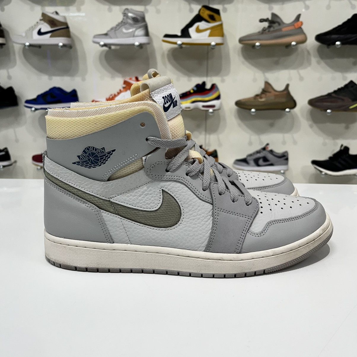 Nike Air Jordan 1 High Zoom Air CMFT London Size US 12 / EU 45 - 7 Thumbnail