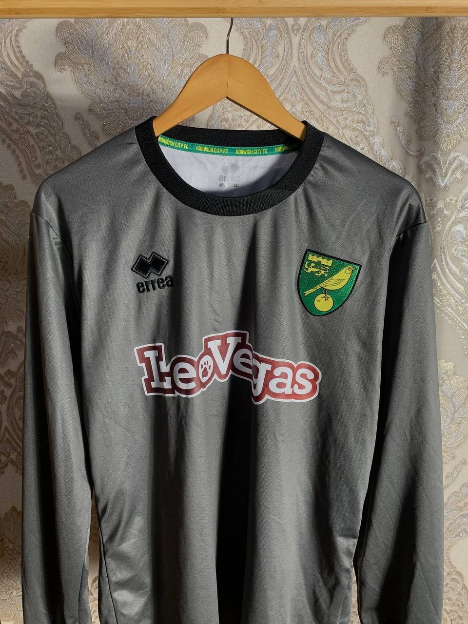 Errea Vintage Ereea FC Norwich City England Soccer Jersey Y2K 90s Size US XL / EU 56 / 4 - 2 Thumbnail