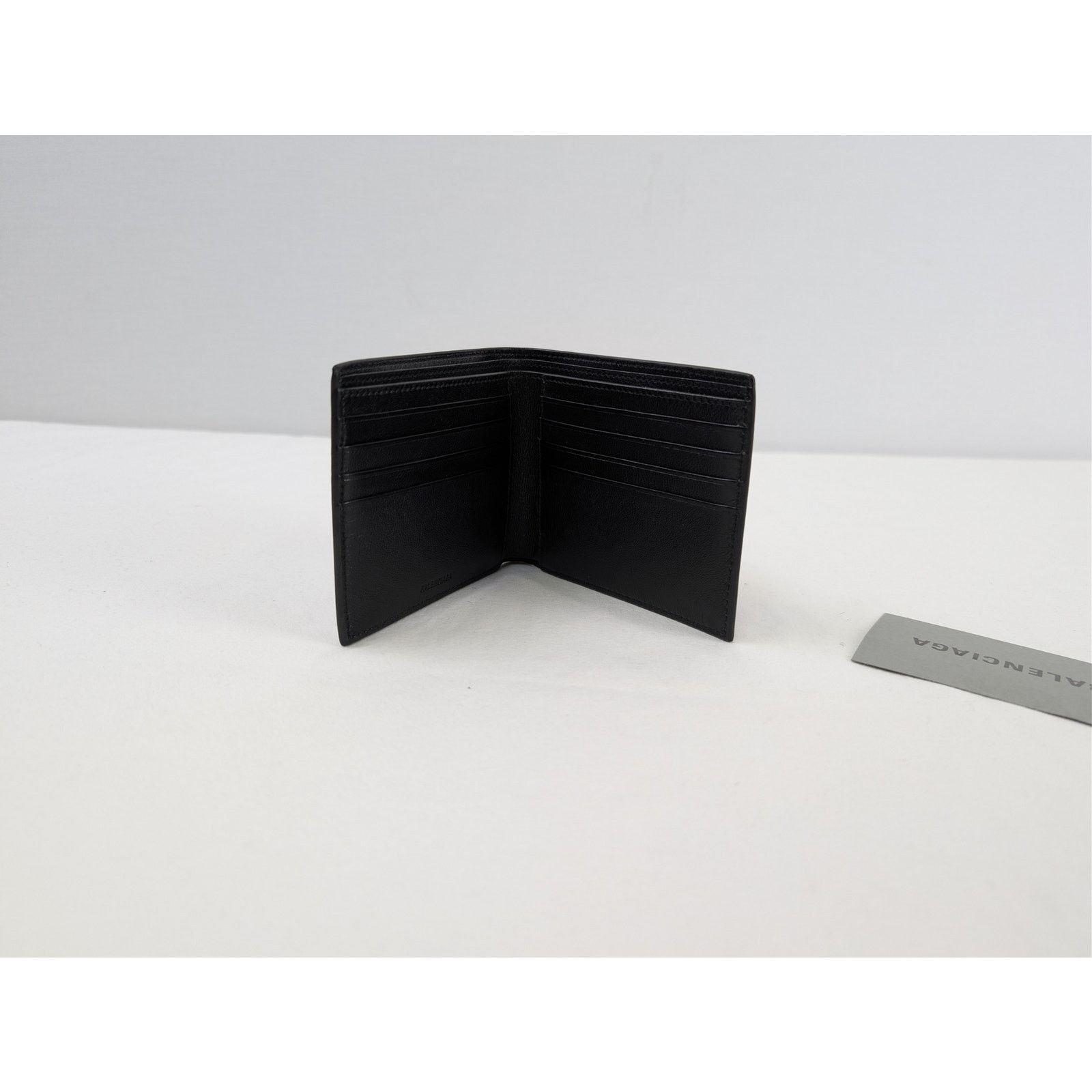 Balenciaga o1rshd1 Size: OS / Men's Cash Squared Folded Wallet in Black Size ONE SIZE - 6 Thumbnail
