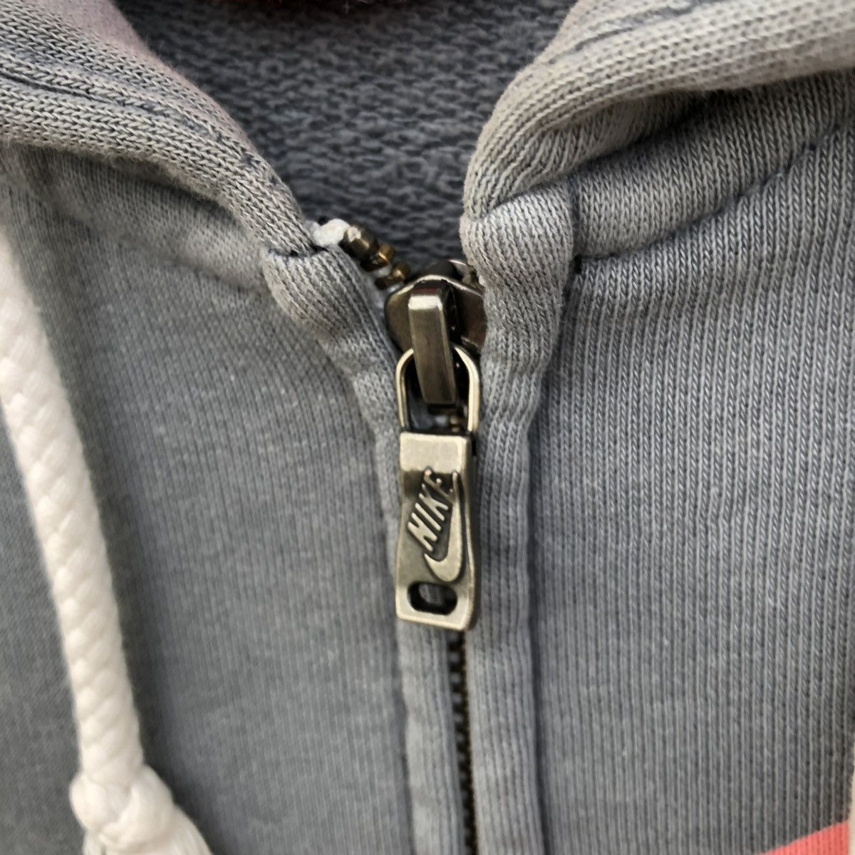 Nike Vintage Nike Swoosh Hoodie Zipper Sweatshirt Size US L / EU 52-54 / 3 - 4 Thumbnail
