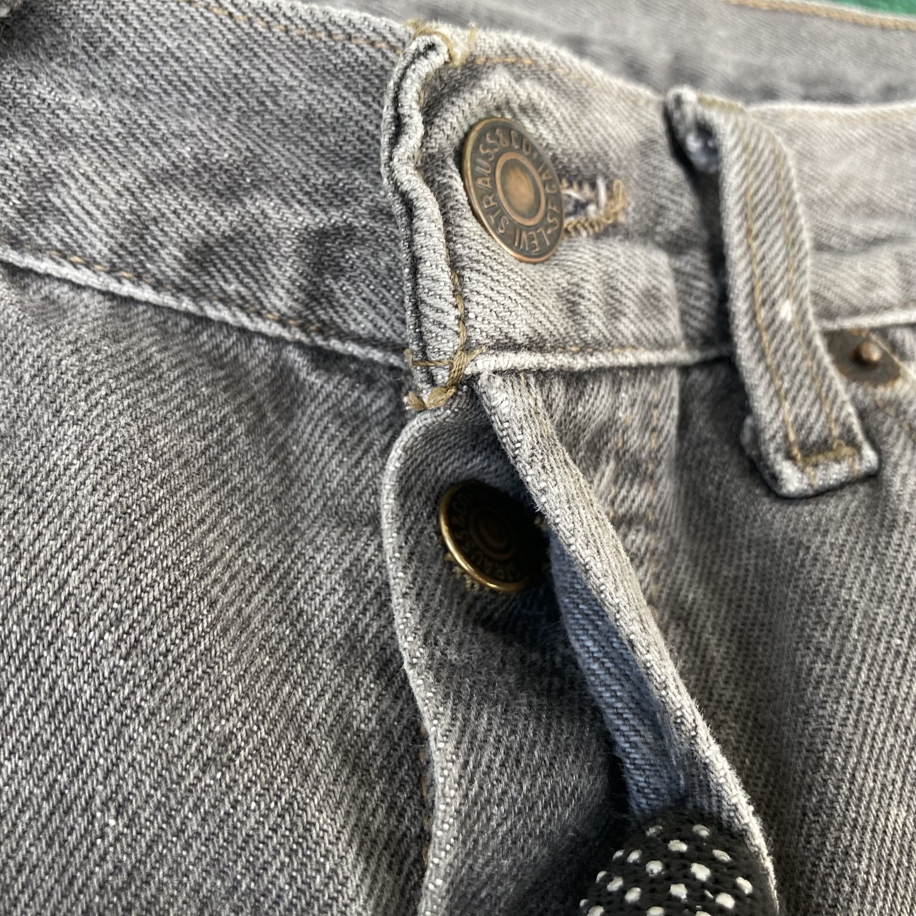 Levi's × Vintage Vtg Levi's 501 Faded Black Denim Sz 28 Jeans Size US 28 / EU 44 - 4 Thumbnail