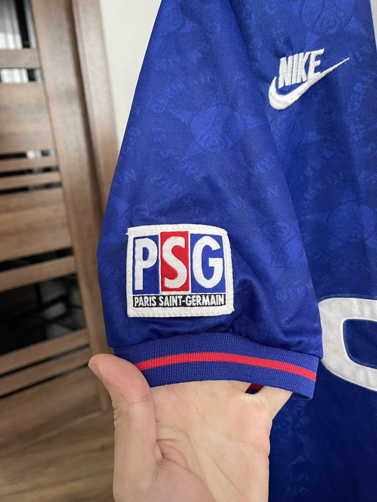 Nike 1995/1996 Nike Paris Saint Germain PSG Vintage Soccer Shirt Size US S / EU 44-46 / 1 - 8 Thumbnail