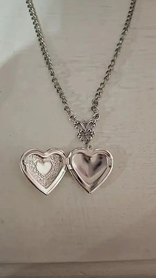 Jewelry Heart Locket With Vampire Bat Pendant Necklace Size ONE SIZE - 2 Thumbnail
