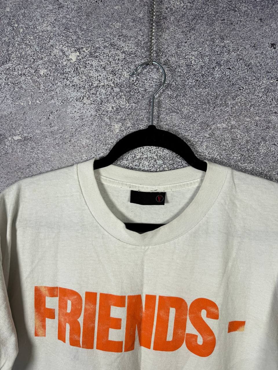 Vetements Vintage Vlone Friends Graphic Logo T-Shirt Large Size US L / EU 52-54 / 3 - 7 Thumbnail