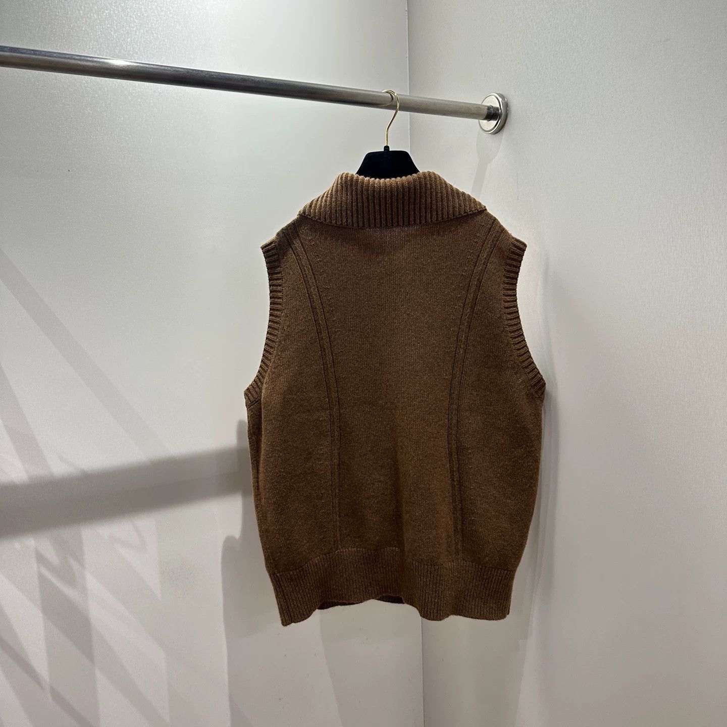 Chanel Chanel may387 24A Women's Cashmere Knit Vest 38 Size S / US 4 / IT 40 - 2 Thumbnail