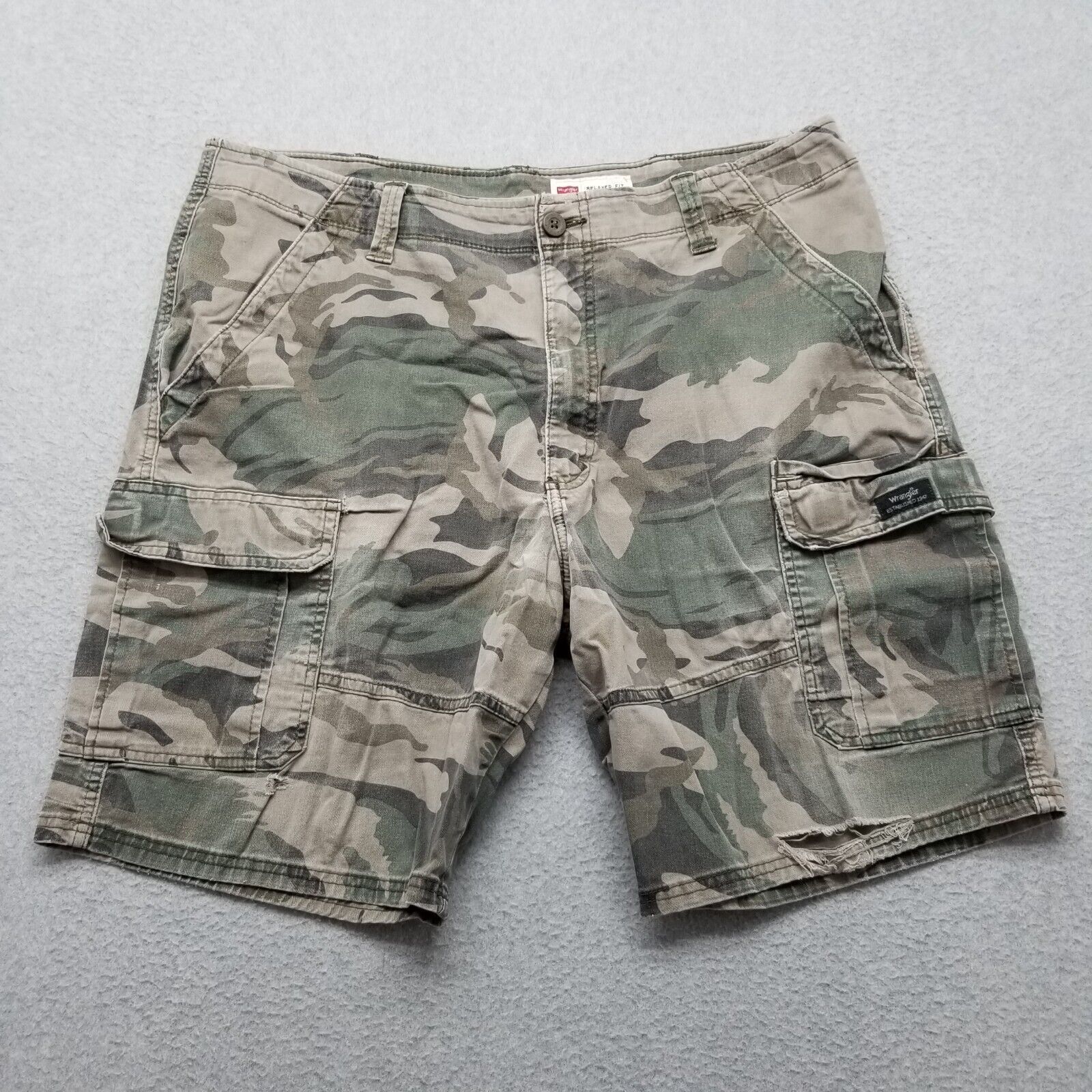 Wrangler Wrangler Cargo Shorts Mens 38 Camouflage Casual Distressed ...