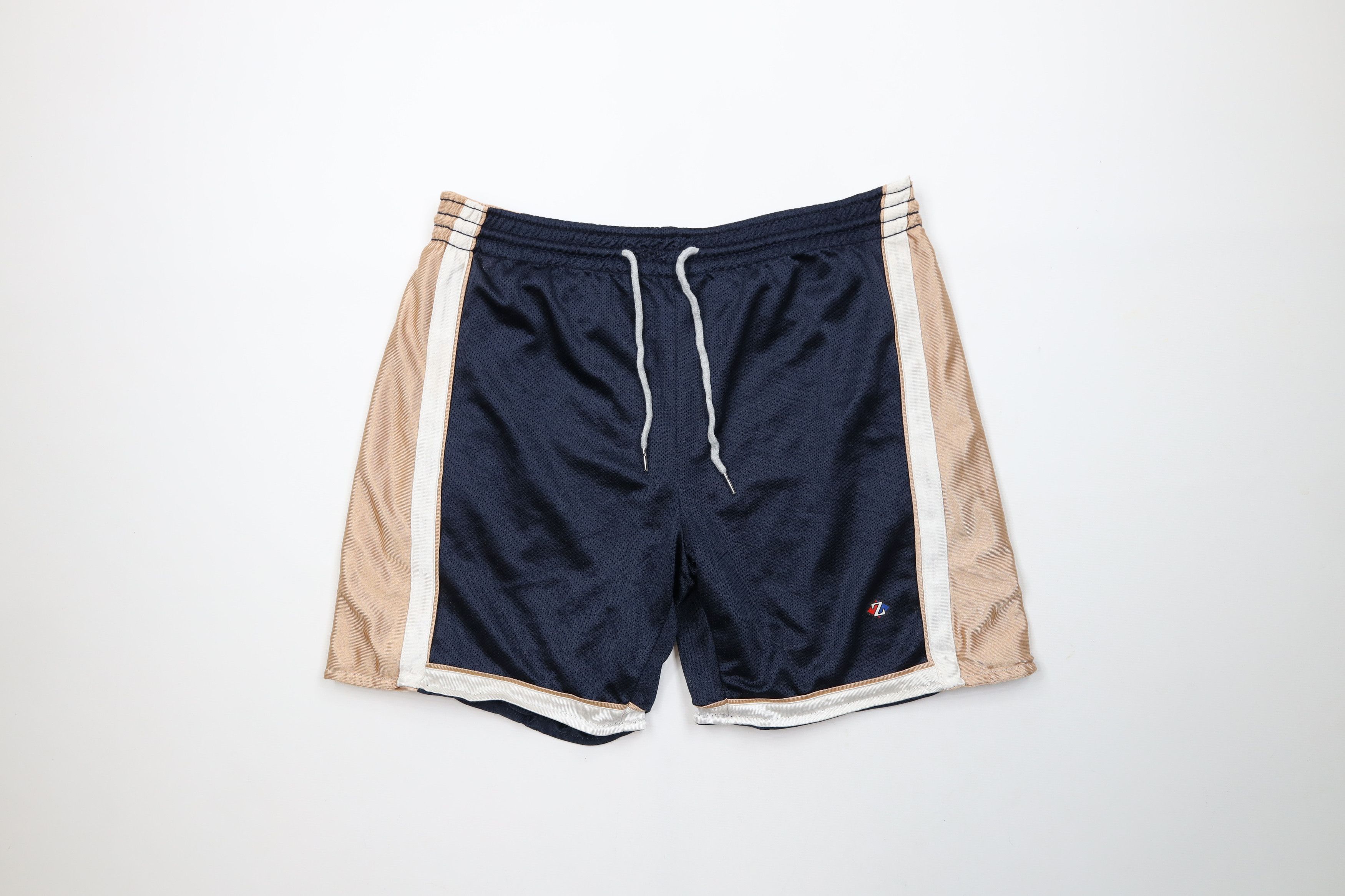 Vintage Vintage 90s Streetwear Reversible Above Knee Gym Shorts Size US 34 / EU 50 - 1 Thumbnail