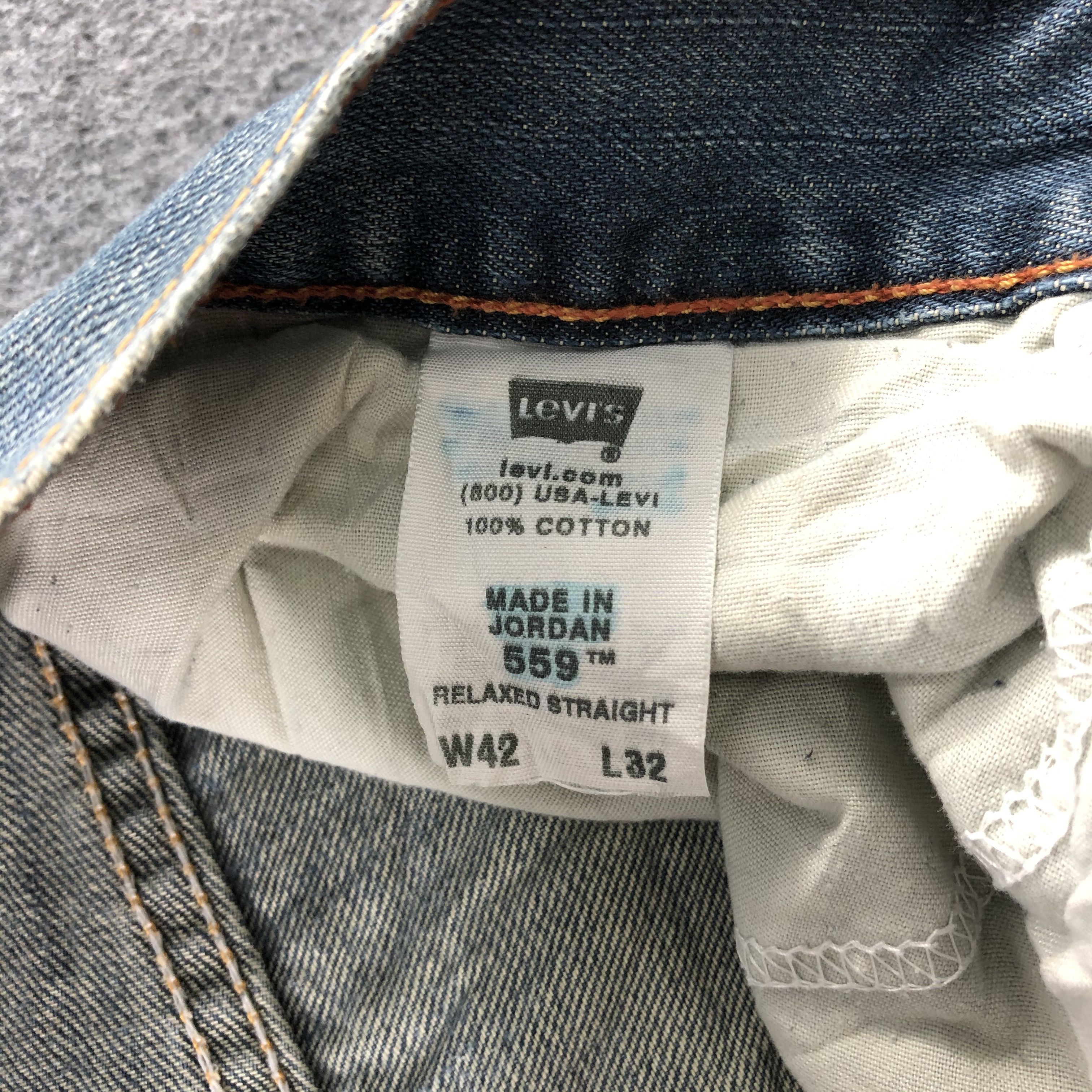 Levi's Vintage Mid blue Levis 559 Jeans-J1246 Size US 43 - 10 Thumbnail
