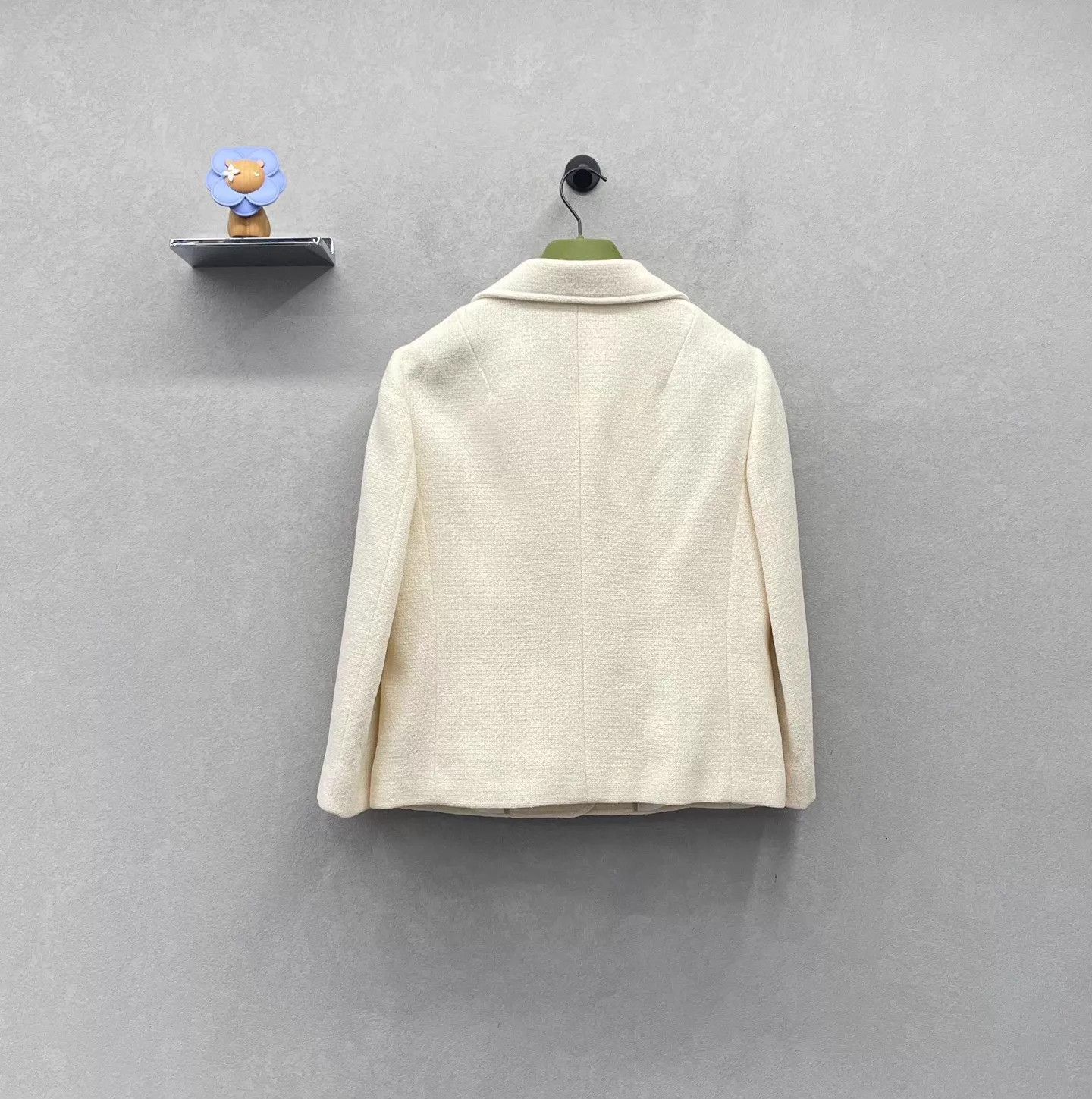 Gucci Gucci Ivory Short Chanel-Style Jacket Size M / US 6-8 / IT 42-44 - 2 Thumbnail