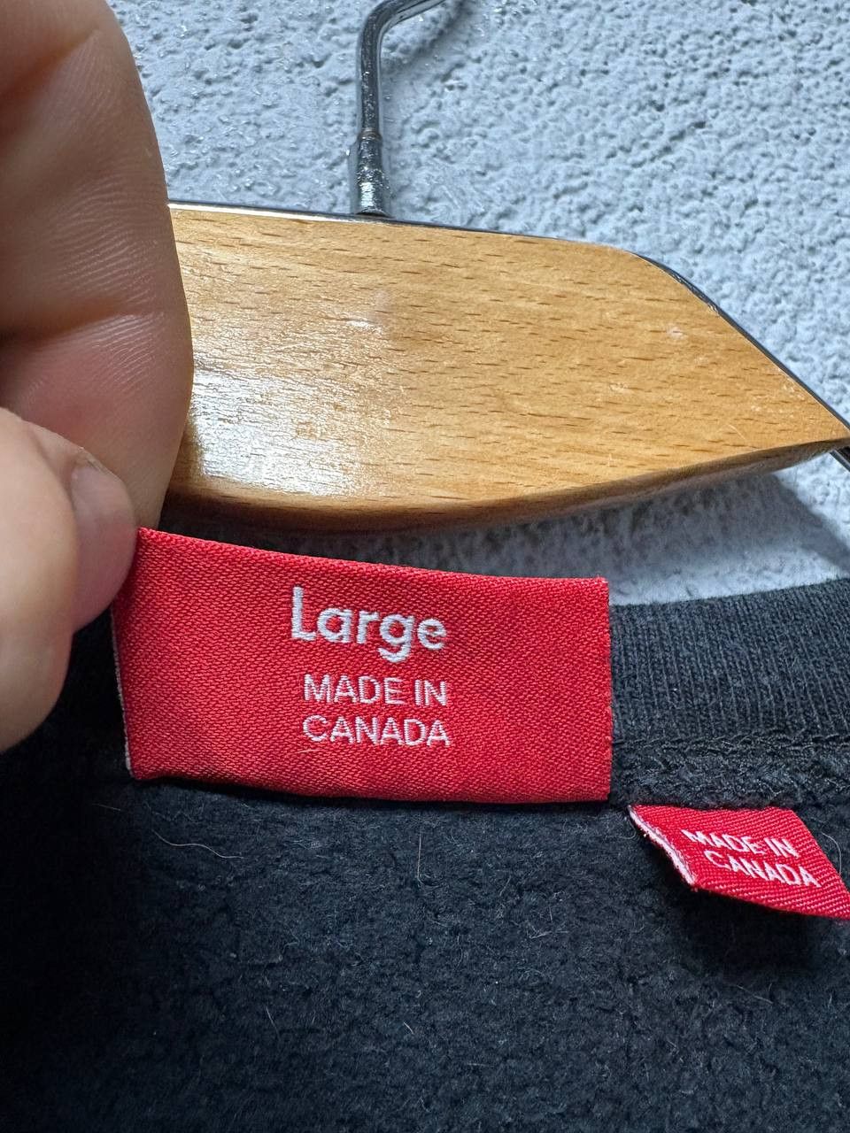 Supreme Supreme sweatshirt made in Canada size L Size US L / EU 52-54 / 3 - 3 Thumbnail