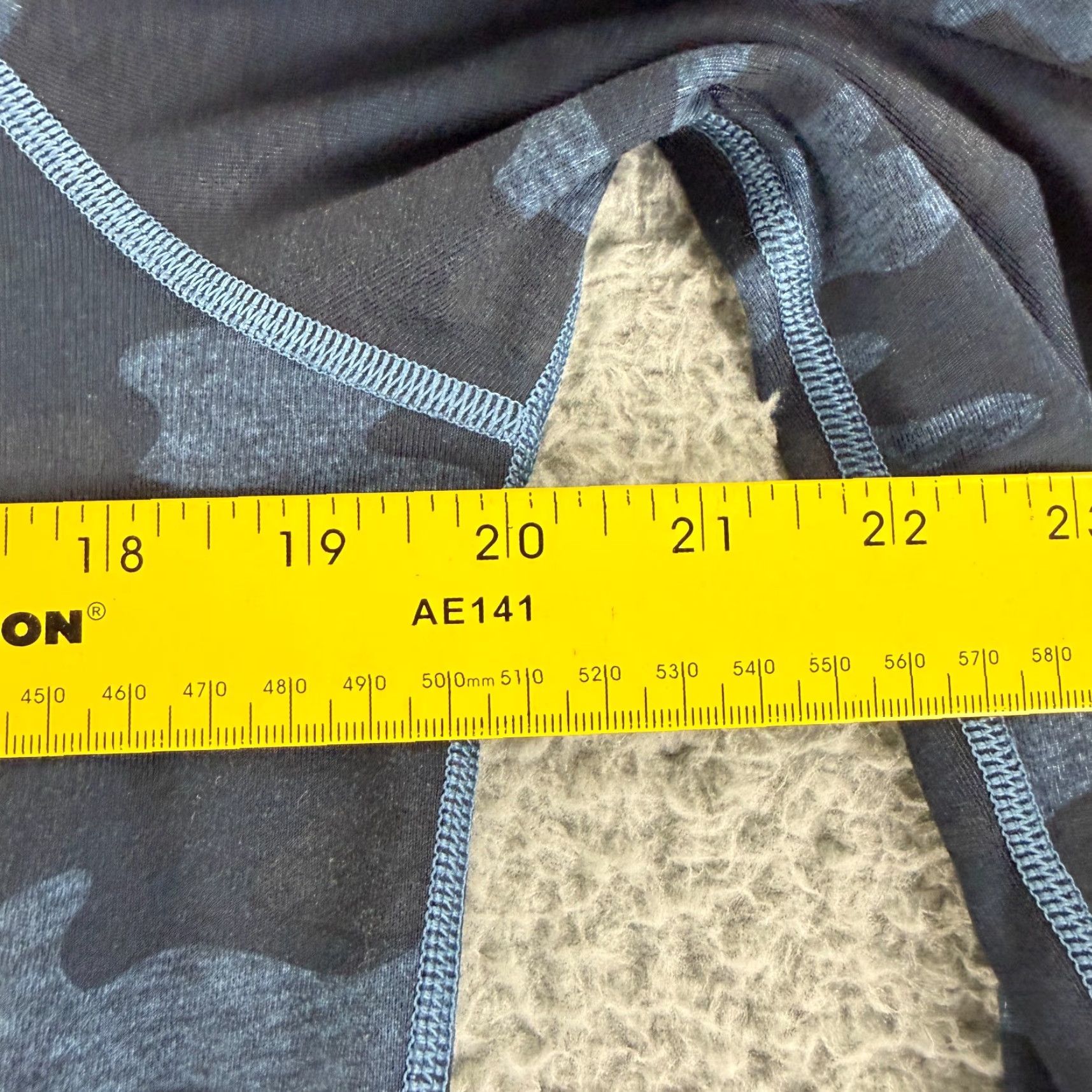 Lululemon Lululemon Namaskar Hoodie Sweater Women's Size 8 Blue Camo Full Zip Long Sleeve Size M / US 6-8 / IT 42-44 - 5 Thumbnail