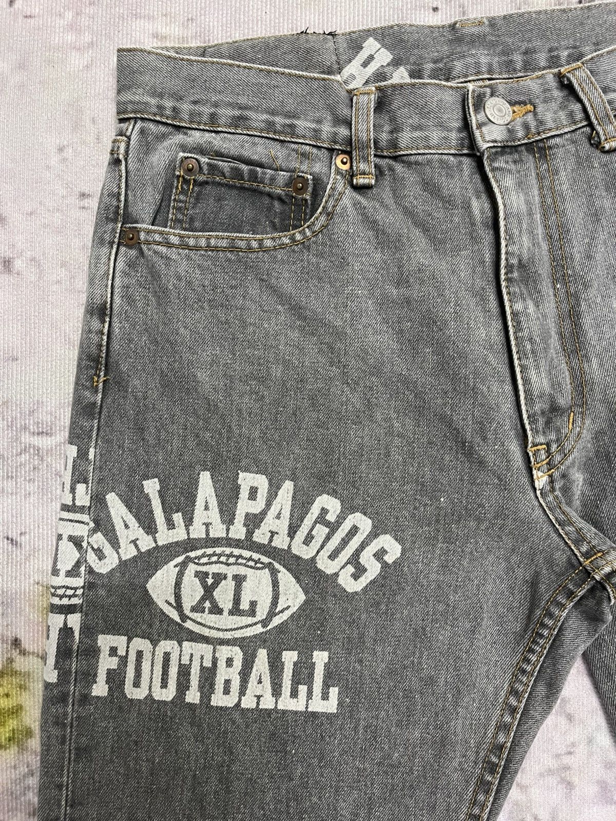 Beams Japan Japan Beams Vintage Painted Galapagos Football Jeans Size US 31 - 5 Thumbnail