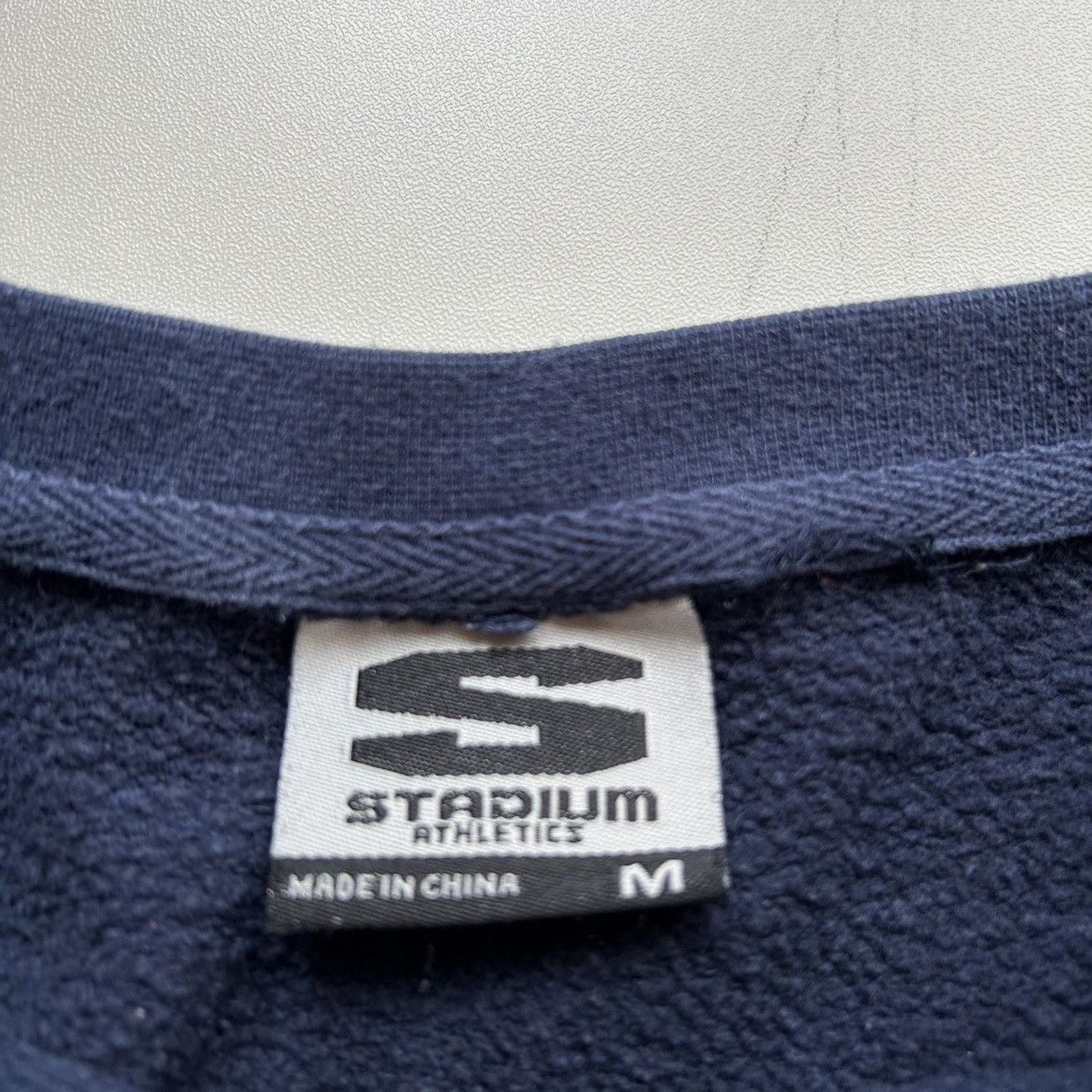 NCAA Vintage Notre Dame Crewneck Medium Y2K NCAA Spell Out Logo Size US M / EU 48-50 / 2 - 5 Thumbnail